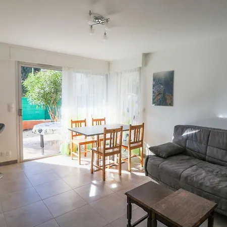 - Bord De Lägenhet Boulouris-sur-Mer