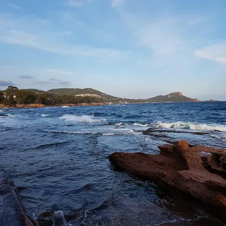 Lägenhet - Bord De Boulouris-sur-Mer