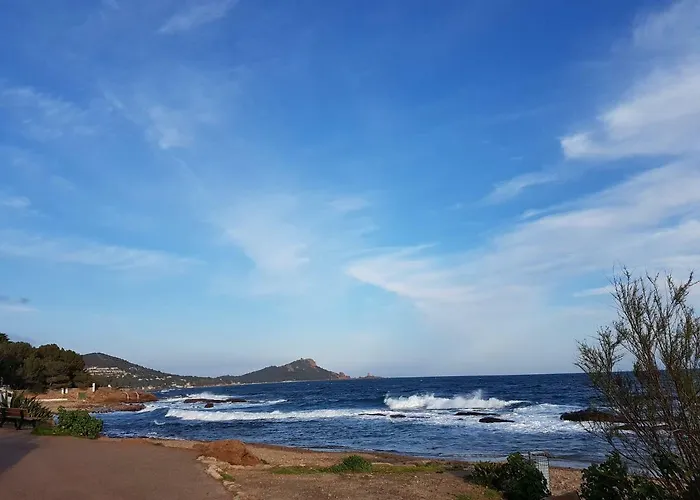 - Bord De Boulouris-sur-Mer